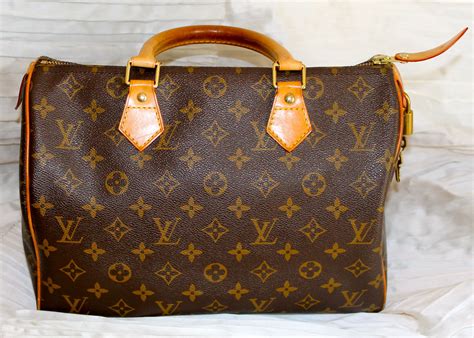 louis vuitton lucchetto|bauletto louis vuitton donna.